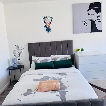 Modern Room In A 4 Bedroom Flat In London, Shared Bathroom! Luaran gambar