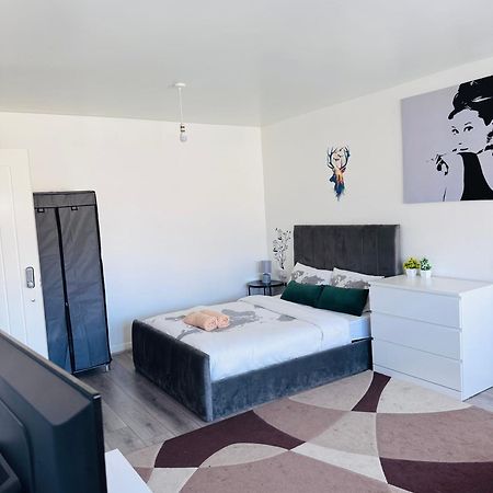 Modern Room In A 4 Bedroom Flat In London, Shared Bathroom! Luaran gambar