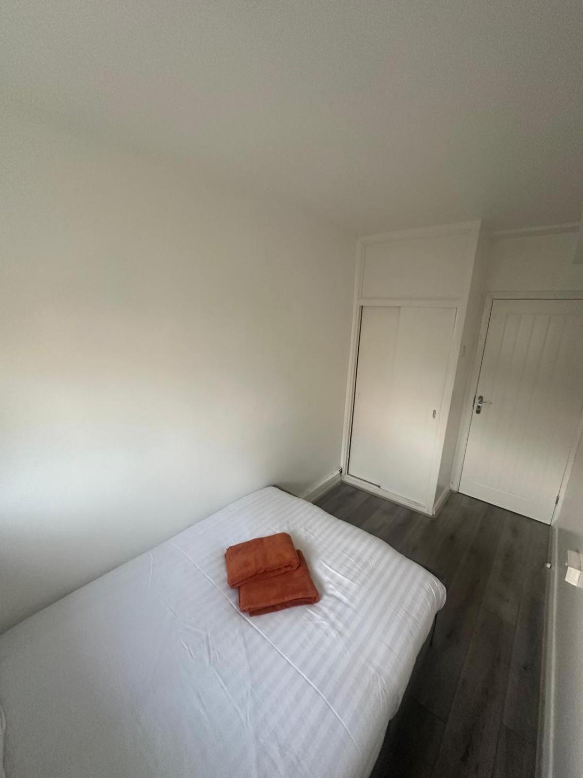 Modern Room In A 4 Bedroom Flat In London, Shared Bathroom! Luaran gambar