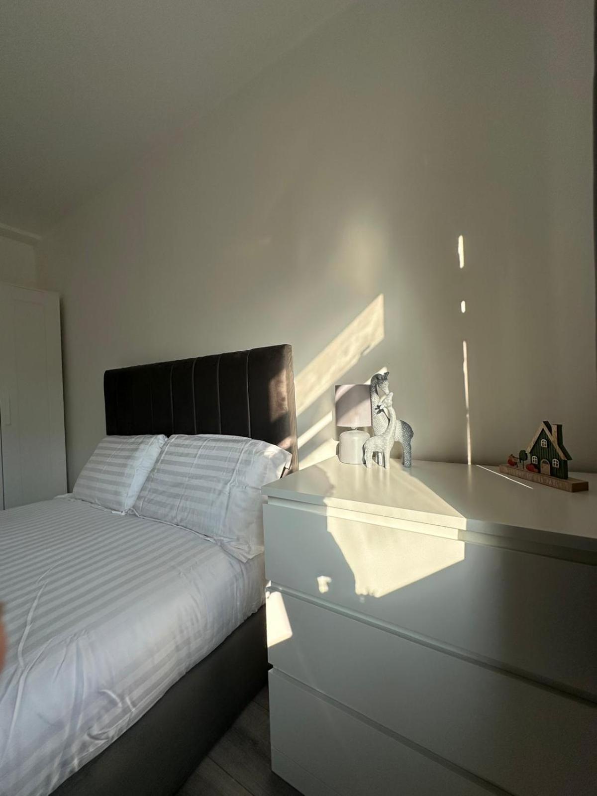 Modern Room In A 4 Bedroom Flat In London, Shared Bathroom! Luaran gambar