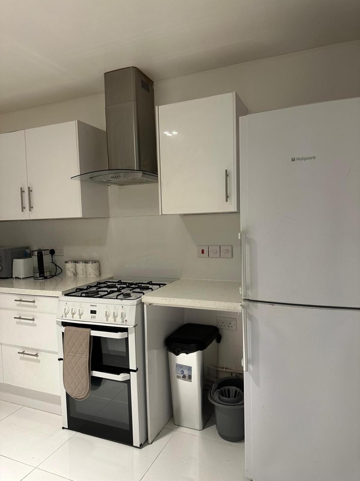 Modern Room In A 4 Bedroom Flat In London, Shared Bathroom! Luaran gambar