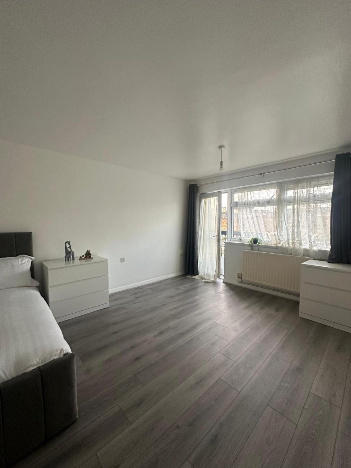 Modern Room In A 4 Bedroom Flat In London, Shared Bathroom! Luaran gambar
