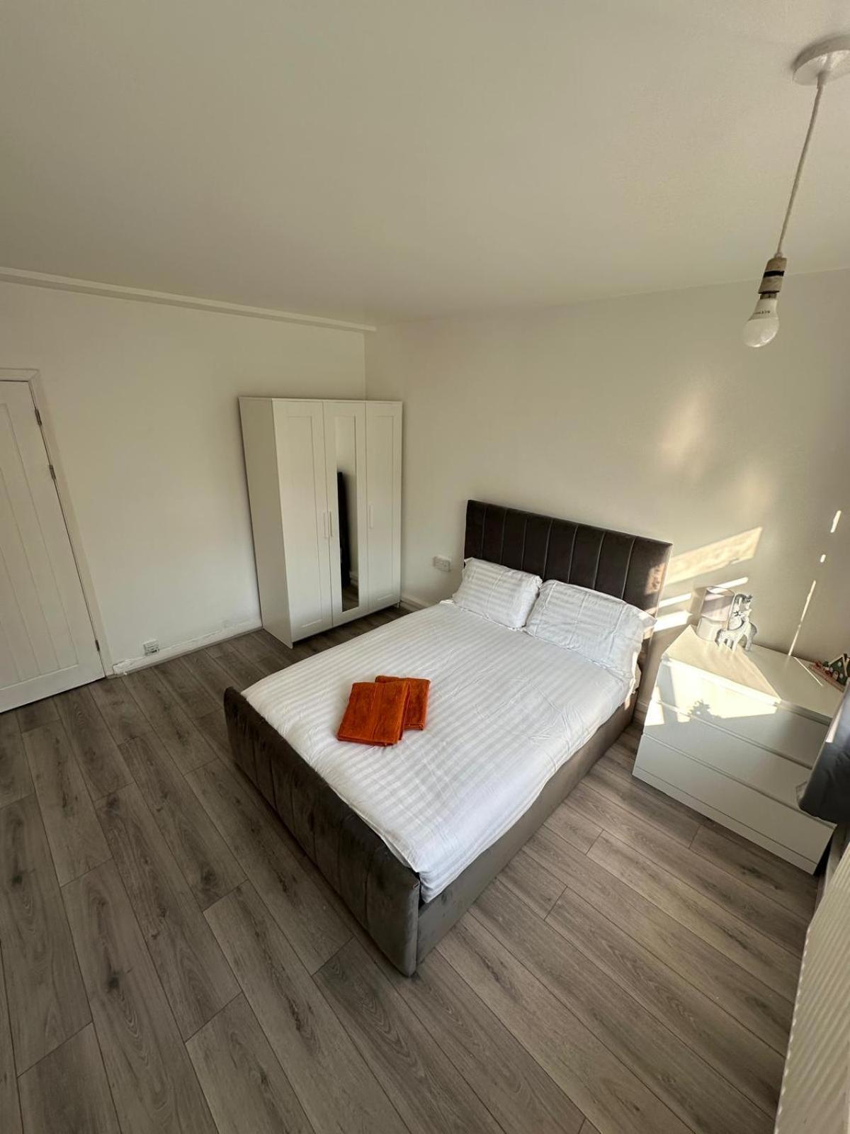 Modern Room In A 4 Bedroom Flat In London, Shared Bathroom! Luaran gambar