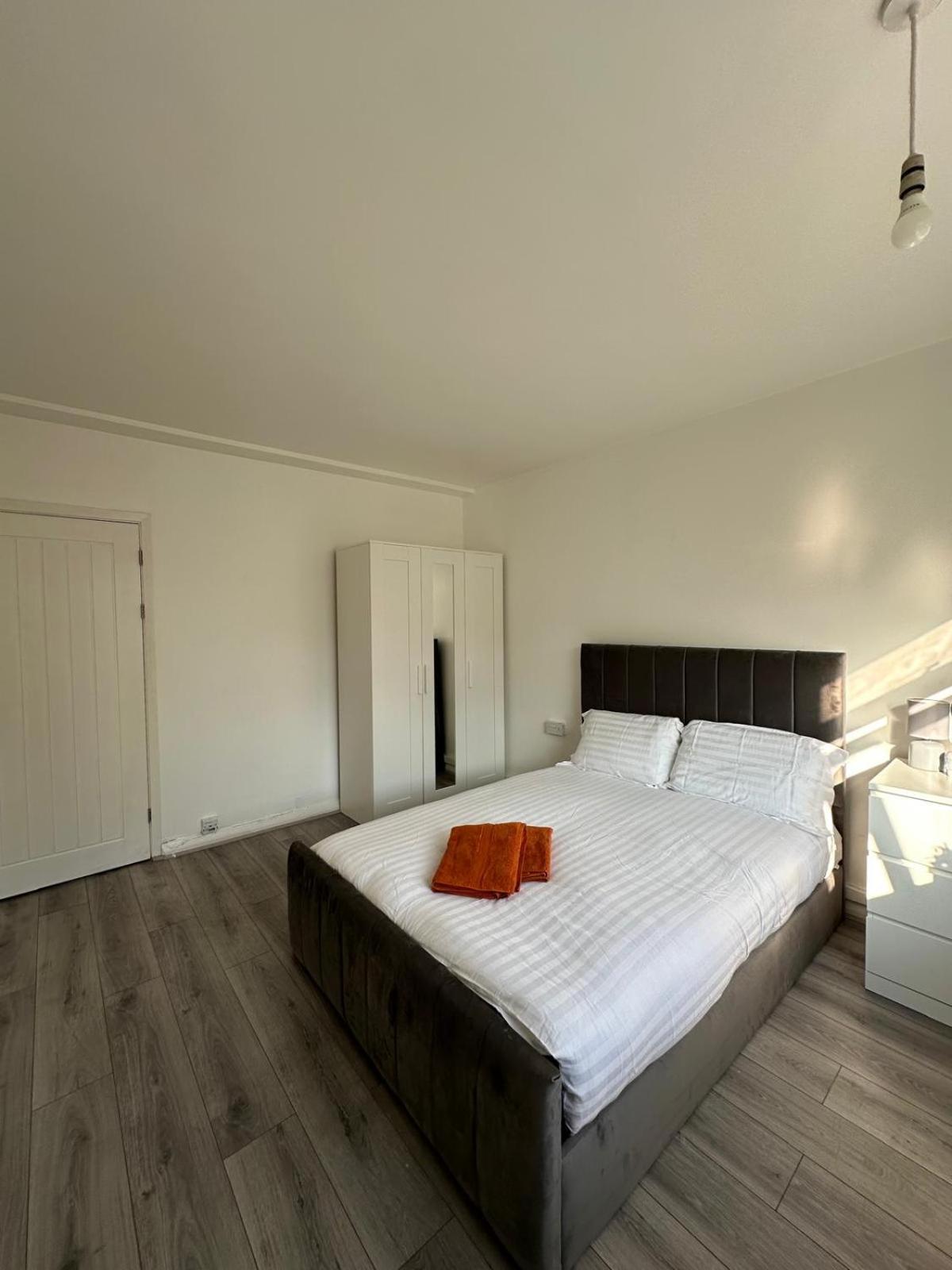 Modern Room In A 4 Bedroom Flat In London, Shared Bathroom! Luaran gambar