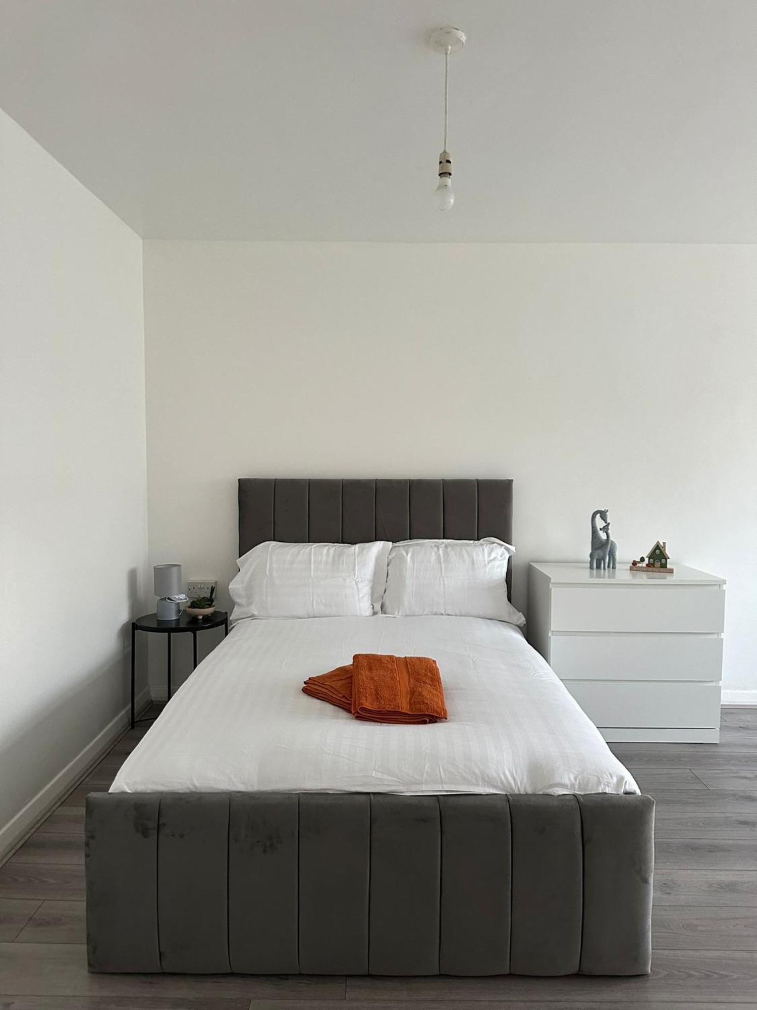 Modern Room In A 4 Bedroom Flat In London, Shared Bathroom! Luaran gambar