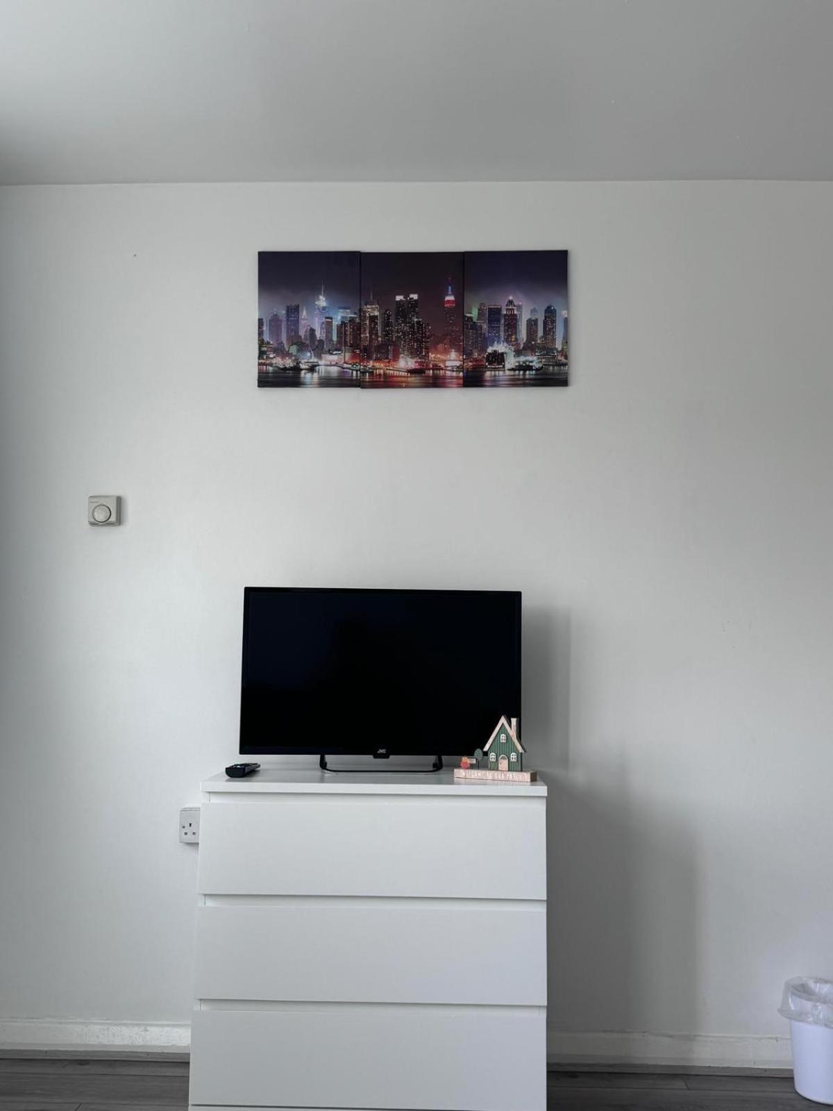Modern Room In A 4 Bedroom Flat In London, Shared Bathroom! Luaran gambar