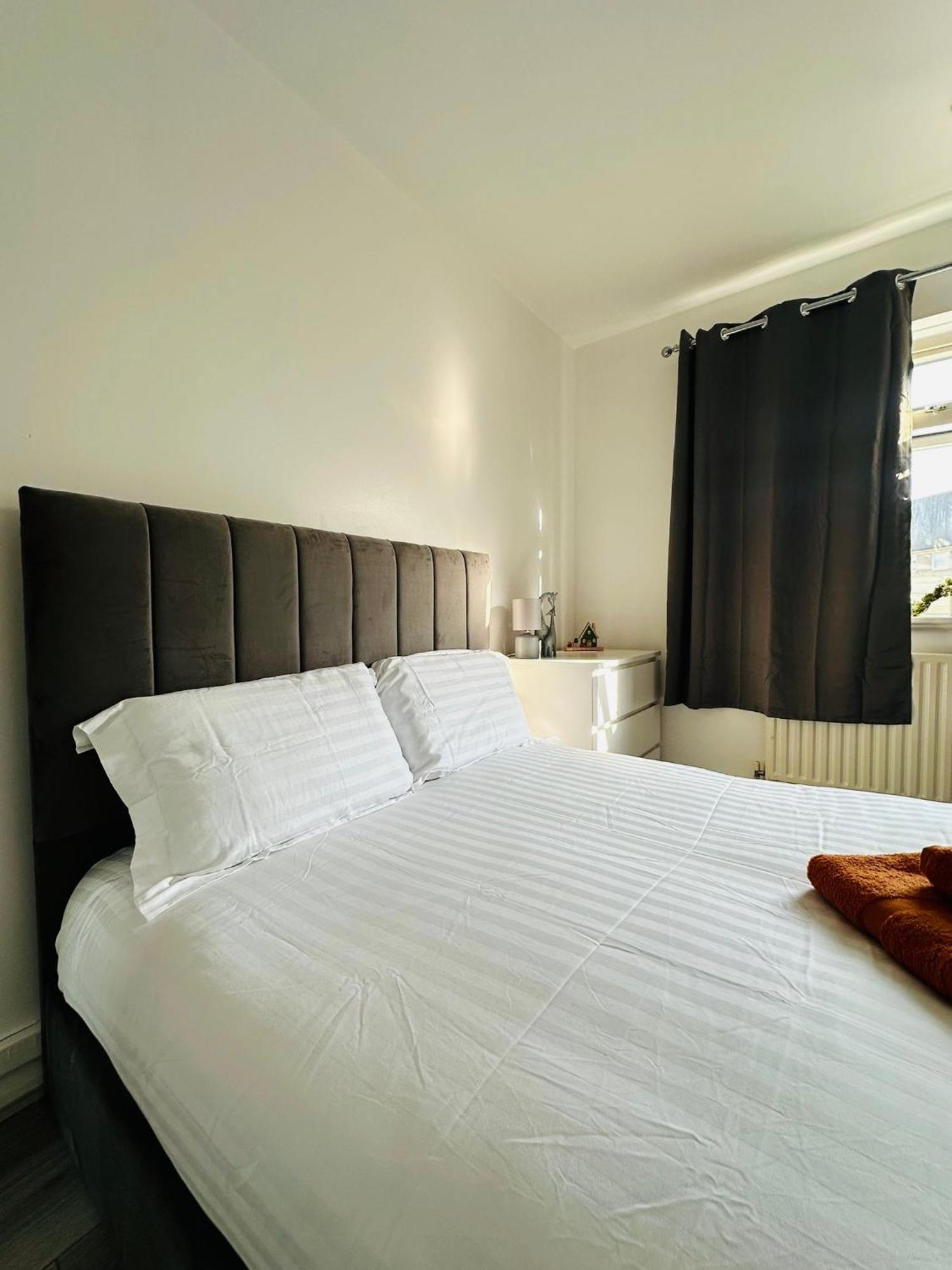 Modern Room In A 4 Bedroom Flat In London, Shared Bathroom! Luaran gambar