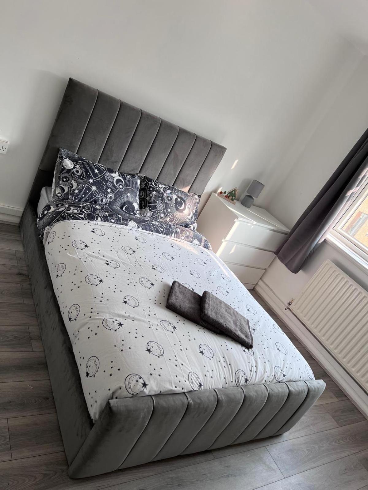 Modern Room In A 4 Bedroom Flat In London, Shared Bathroom! Luaran gambar