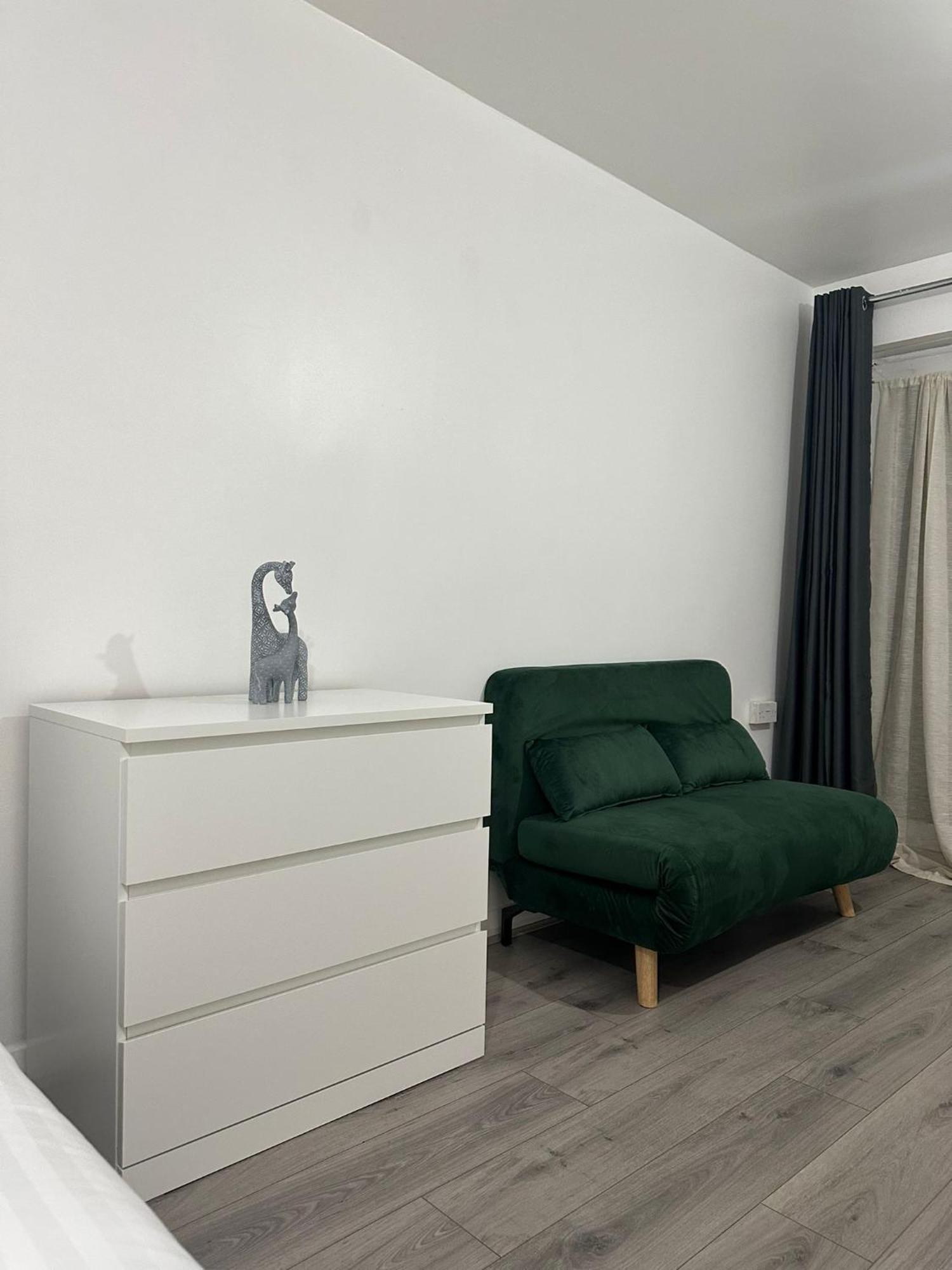 Modern Room In A 4 Bedroom Flat In London, Shared Bathroom! Luaran gambar